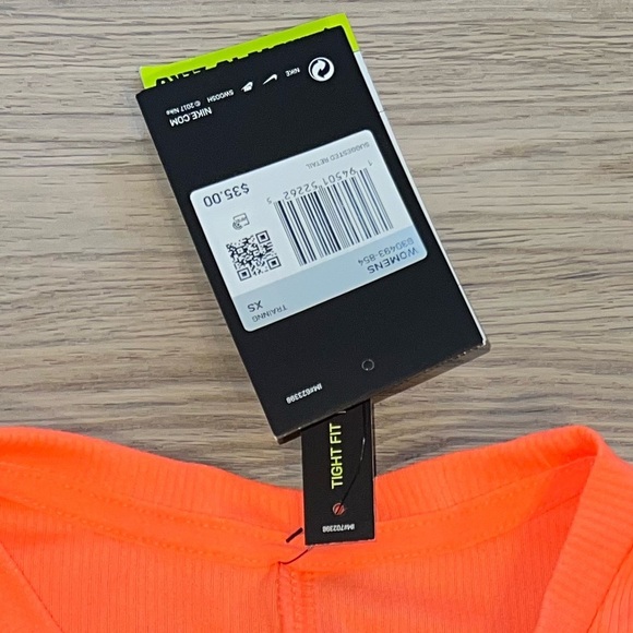 Nike Neon Orange Dri-FIT Cropped Tank – XS – NWT - Picture 3 of 3